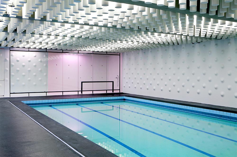 Atlas Swimming pool; Design: Yoonseux Architects, France. Materiál: HIMACS, Engineering: ETHA, Zpracovatel: ASKA Interior, France; Foto: Alexandra Mocanu
